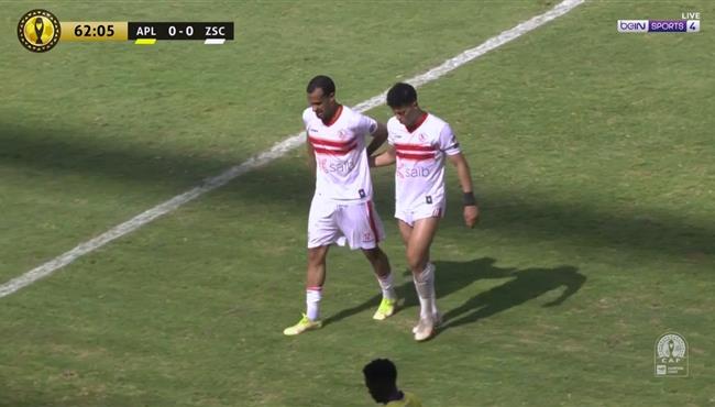 اصابة محمد اشرف روقا وخروجة في مباراة الزمالك وبترو اتليتيكو