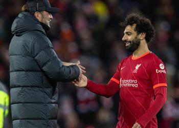 بأي طريقة ممكنة إكسبريس كلوب يخبر ليفربول بضرورة التجديد لـ محمد صلاح