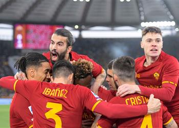 فيديو ذئاب روما تظفر بديربي العاصمة وتلتهم نسور لاتسيو بثلاثية