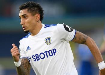 سبورت تكشف تفاصيل عرض برشلونة الأول لضم رافينها من ليدز