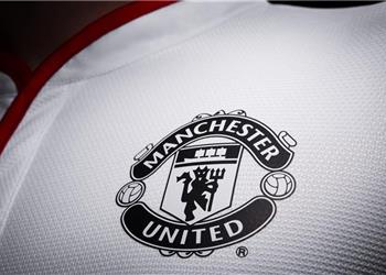 مانشستر يونايتد يقترب من تجديد عقد لاعبه 5 سنوات