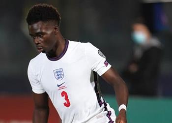 إنجلترا ت علن إصابة بوكايو ساكا بـ فيروس كورونا