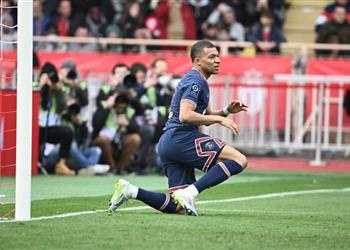 ليكيب برشلونة يقتحم سباق التعاقد مع مبابي والمهاجم لم يغلق باب التفاوض