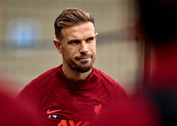 هندرسون ينتقد الاتحاد الإنجليزي لعدم تغيير ملعب مباراة ليفربول ومانشستر سيتي