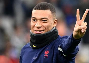 إيمانويل بيتي مبابي مثل السمكة وشجرة مثمرة لـ باريس سان جيرمان