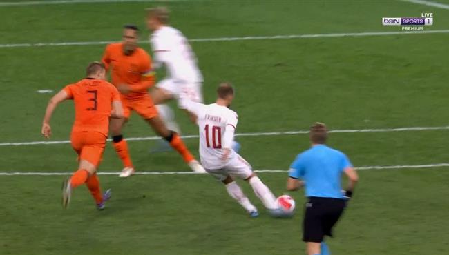 القائم يحرم اريكسن من تسجيل هدف عالمي في مباراة هولندا والدنمارك