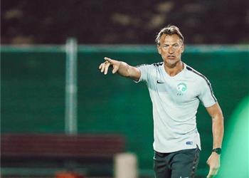 الاتحاد السعودي يحسم مصير هيرفي رينارد بعد التأهل لكأس العالم