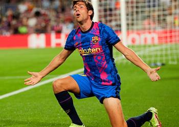 روبيرتو يطمئن جماهير برشلونة حول إصابته ويؤكد نسير في الطريق الصحيح مع تشافي
