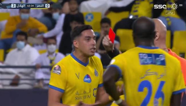 طرد فوينيس موري في مباراة الهلال والنصر بالدوري السعودي