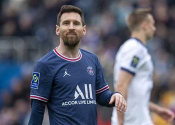 رونالدينيو يكشف سر معاناة ميسي مع باريس سان جيرمان