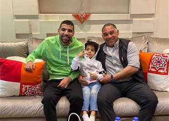 رئيس إنبي يزور مؤمن زكريا في منزله