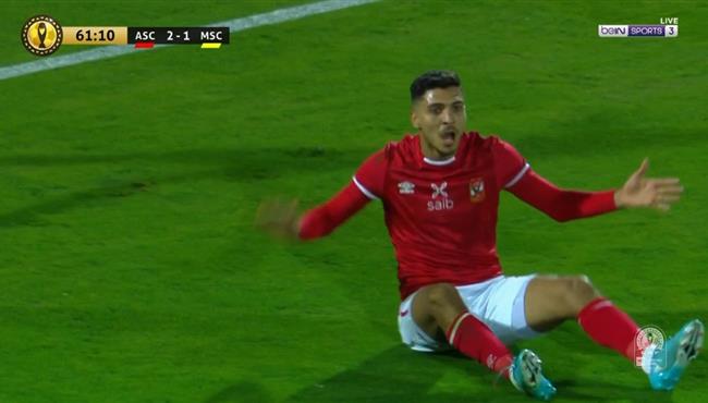 هل حرم الحكم محمد شريف من ركلة جزاء في مباراة الاهلي والمريخ