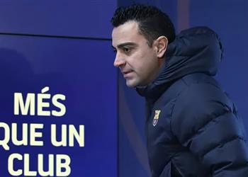 تشافي يوضح سبب الجدل مع مدرب إلتشي ويكشف عن حديثه للاعبي برشلونة بين الشوطين