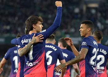 أتلتيكو مدريد يهزم ريال بيتيس بثلاثية ويصعد للمركز الرابع بالليجا