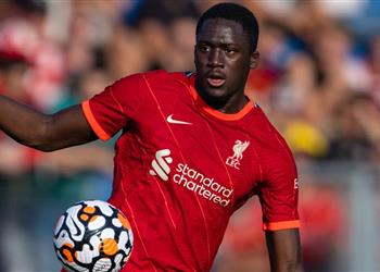 تقارير تكشف سبب غياب إبراهيما كوناتي عن مباراة ليفربول وإنتر ميلان