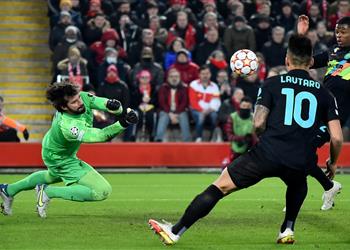 أليسون للاعبي إنتر ميلان عليكم الشعور بالفخر بعد أدائكم أمام ليفربول