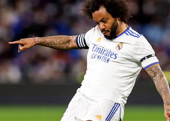 مارسيلو عن صافرات جماهير ريال مدريد على بيل علينا أن نتحد