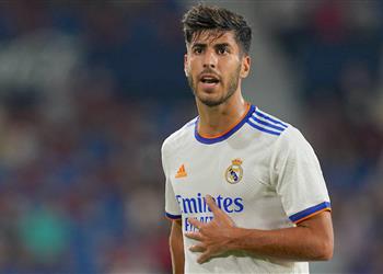 بعد اهتمام ميلان ريال مدريد يحدد سعر بيع أسينسيو في الصيف