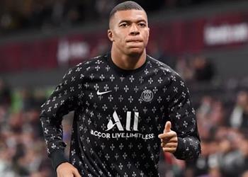 تقارير مبابي يحسم قراره النهائي بشأن الاستمرار مع باريس سان جيرمان