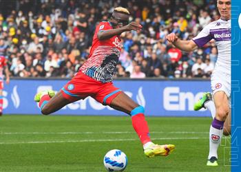 فيديو نابولي يسقط أمام فيورنتينا ويفشل في اقتناص صدارة الدوري الإيطالي