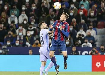 لاعب ليفانتي رغم الخسارة جعلنا الأمور صعبة على برشلونة