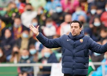 تشافي يعلن قائمة برشلونة لمباراة آنتراخت فرانكفورت في الدوري الأوروبي