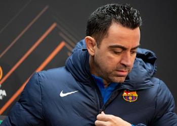 تشافي يرد على أنباء تعاقد برشلونة مع ليفاندوفسكي