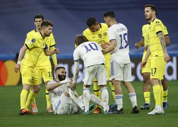 شكوك حول مشاركة بنزيما وثلاثي ريال مدريد في مواجهة إشبيلية