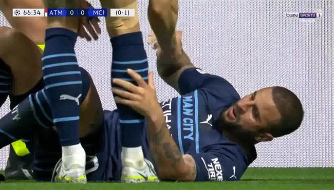 اصابة ووكر وخروجه في مباراة مانشستر سيتي واتلتيكو مدريد في دوري ابطال اوروبا