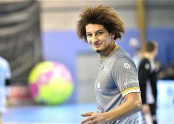 خاص علي زين يقترب من الرحيل عن برشلونة ويتوصل لاتفاق مع ناديه الجديد