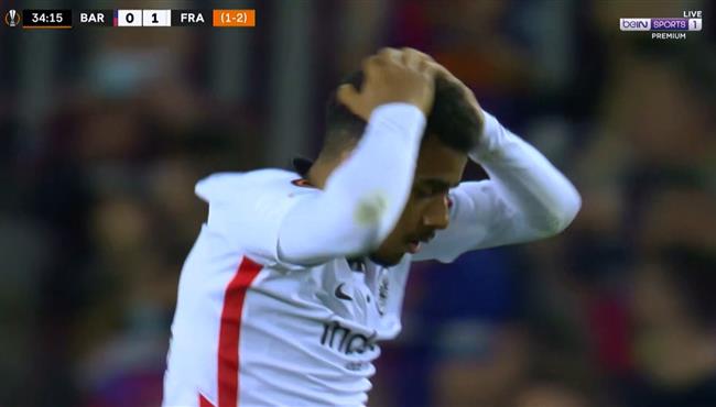 بعد التلاعب بالمدافعين لاعب فرانكفورت كاد ان يسجل هدف ممتع امام برشلونة