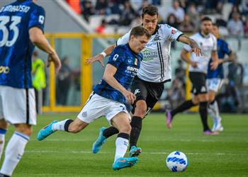 فيديو إنتر ميلان يقفز لصدارة الدوري الإيطالي بثلاثية أمام سبيزيا