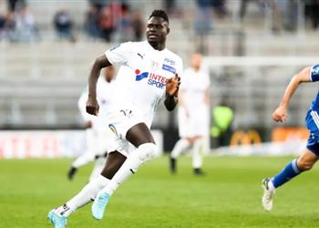 مدرب أميان يفرض عقوبة تأديبية على أليو بادجي