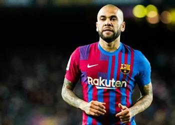 سبورت تكشف مصير داني ألفيس من البقاء في برشلونة