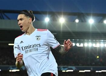 فورلان يحذر داروين نونيز من الانتقال إلى مانشستر يونايتد