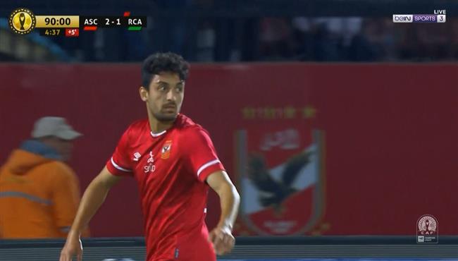 حارس الرجاء يحرم طاهر محمد طاهر من تسجيل هدف قاتل في الثواني الاخيرة للاهلي