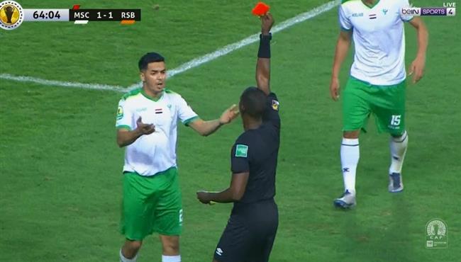 طرد إلياس الجلاصي في مباراة المصري ونهضة بركان بكاس الكونفيدرالية