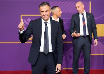 إنريكي عن وقوع إسبانيا في مجموعة ألمانيا بمونديال قطر هادئ تمام ا