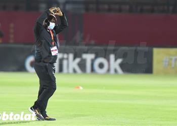 تقارير لتدعيم الأهلي موسيماني يستهدف التعاقد مع مهاجم جديد من جنوب إفريقيا