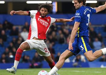 أسطورة آرسنال ي شيد بـ محمد النني بعد تألقه أمام تشيلسي في الدوري الإنجليزي
