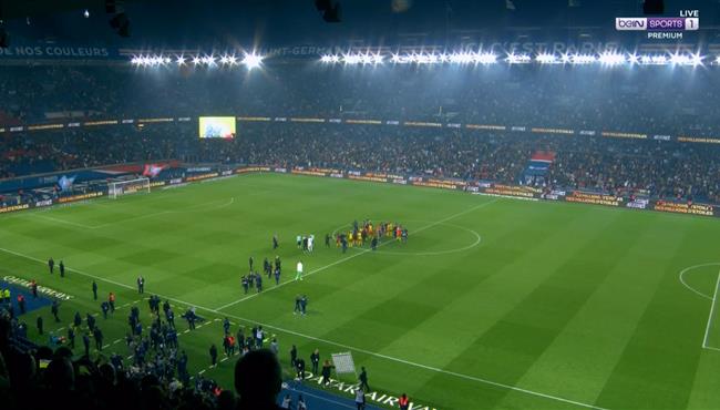 فرحة لاعبي باريس سان جيرمان بعد حسم لقب الدوري الفرنسي