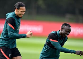 مدرب ساوثهامبتون السابق متفق ا مع كلوب ماني كان يتحداني ويؤدي تدريبات إضافية لتطوير نفسه