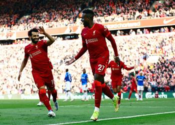 فيديو محمد صلاح يصنع وليفربول يعمق جراح إيفرتون بثنائية ويواصل الضغط على مانشستر سيتي