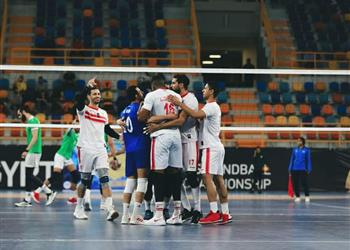 مرتضى منصور ي هنئ رجال طائرة الزمالك بالتتويج بكأس مصر