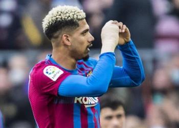 موندو برشلونة يقترب من تجديد عقد مدافعه حتى 2026