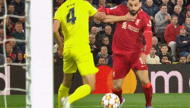 هل حرم الحكم محمد صلاح من ركلة جزاء امام فياريال