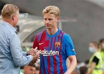 كومان يعلق على إمكانية رحيل دي يونج عن برشلونة