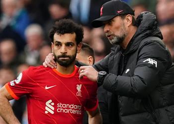 ميرور من بينها محمد صلاح أسباب دفعت كلوب لتجديد عقده مع ليفربول