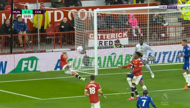 رونالدو كاد ان يسجل هدف مقصية امام تشيلسي في الدوري الانجليزي