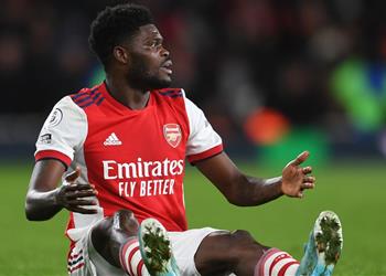 أرتيتا يعلن خبر ا سيئ ا عن توماس بارتي